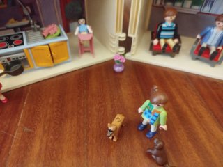 Casa Playmobil con figuras y accesorios