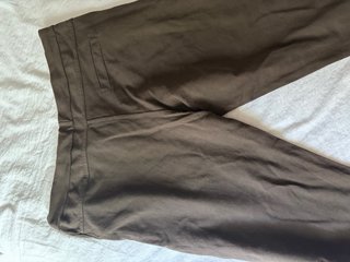 Pantalón marrón algodón con estrella dorada