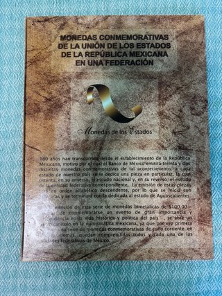 Álbum de México con huecos para monedas