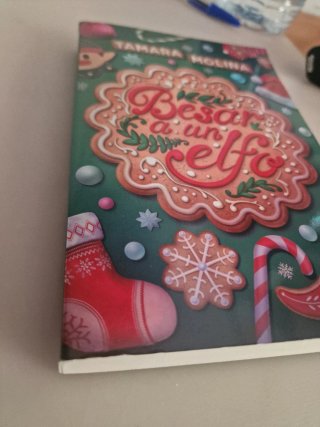 Besar a un elfo