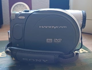 Sony Handycam DCR-DVD205 Carl Zeiss Vario-Tessar