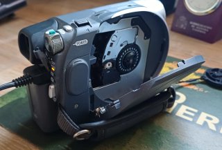Sony Handycam DCR-DVD205 Carl Zeiss Vario-Tessar
