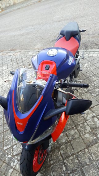 Aprilia RS 660 Azul y Rojo