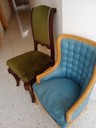 Juego de 2 sillas antiguas