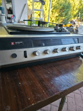 Radio Tocadiscos Hitachi Vintage