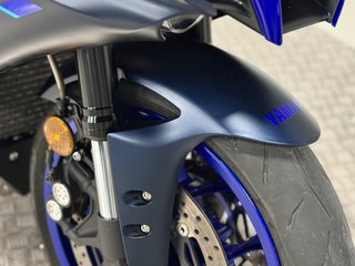 YAMAHA YZF-R1