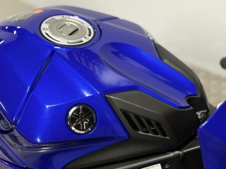 YAMAHA YZF-R1