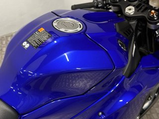 YAMAHA YZF-R1