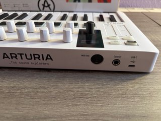 Arturia MiniLab 3 Blanco Garantía 2028 + Software