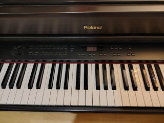 Piano digital Roland HP 337e