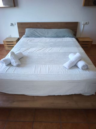 Cama japonesa + colchón + armario