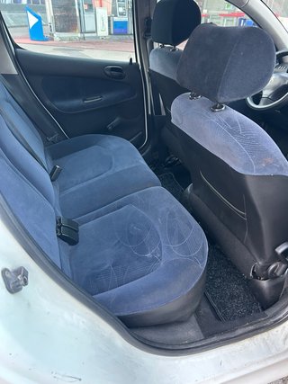 Peugeot 206 2003