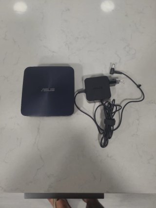 Mini PC ASUS  UN45 Azul Marino leer bien