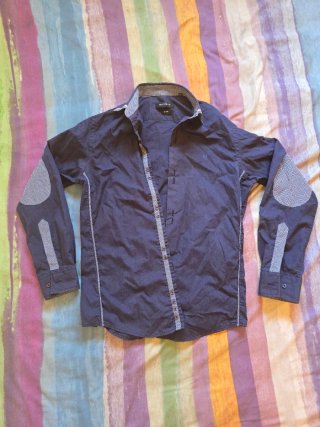 Camisa azul con coderas M