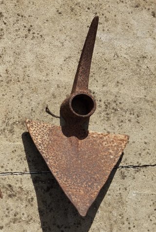 AZADA DE PUNTA CON PICO