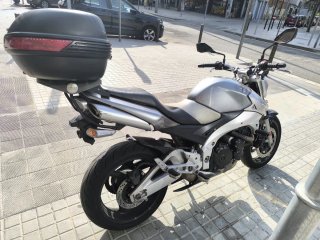 Suzuki GRS600 Naked Moto