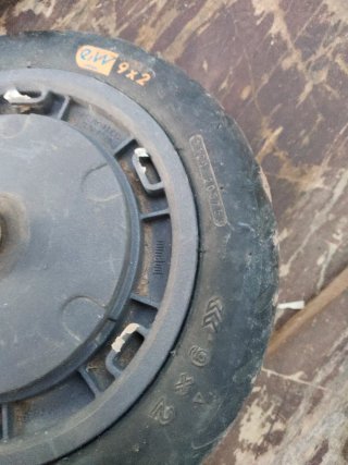 Rueda motorizada y manillar patinete