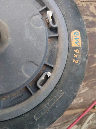 Rueda motorizada y manillar patinete