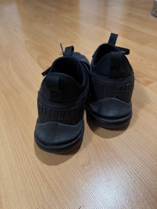 Zapatillas Puma Netfit Negras y Grises