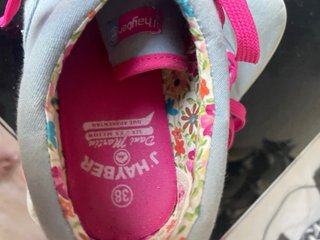 Zapatillas J'Hayber grises con cordones rosas tall