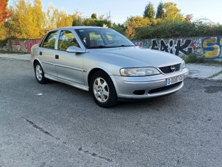 Opel Vectra 2000