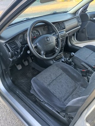 Opel Vectra 2000