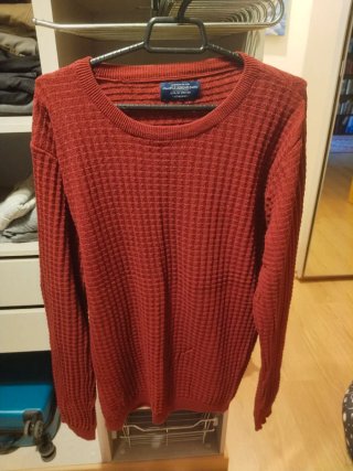 Jersey Punto Rojo Pull&Bear Talla M