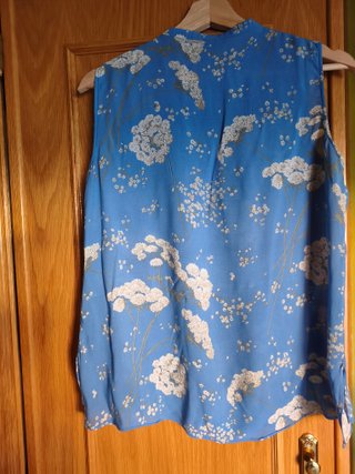 Blusa mujer estampada floral azul