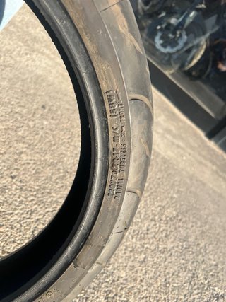 Neumático moto delantero