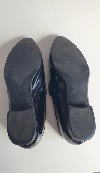 Zapatos de mujer negros con flecos