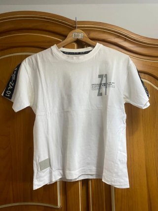 Camiseta Zara Blanca con Estampado 71