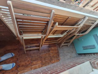 Conjunto mesa y 2 sillas madera