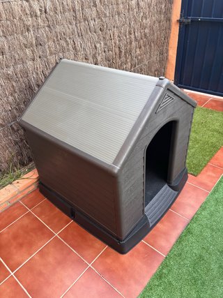 Caseta para perro grande nueva 95x99x99
