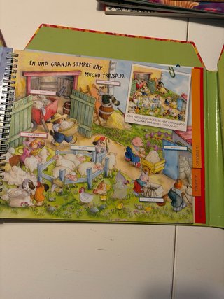 Libro en ingles y español de la granja para jugar