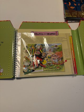 Libro en ingles y español de la granja para jugar