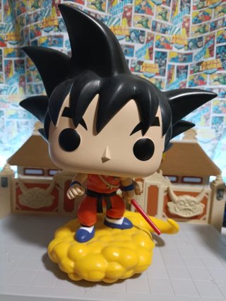 Funko Pop Goku Gigante