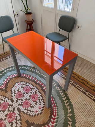 Mesa extensible DIMESSA cristal y metal