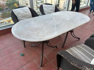 Mesa de mármol para terraza/comedor elegante