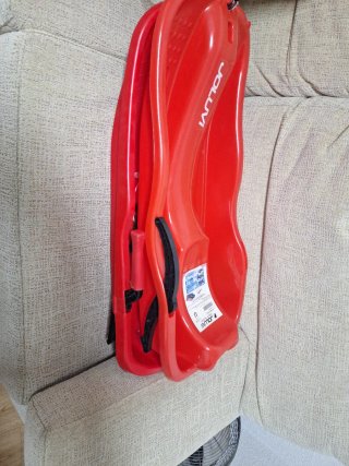 Trineo rojo para nieve
