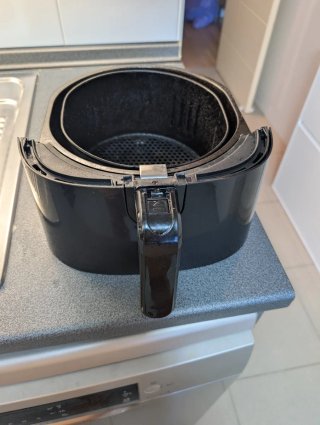 Freidora de aire Amazon Basics 4l
