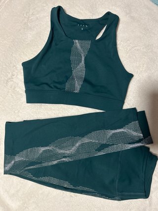 Conjunto Born Living Yoga Talla S Verde