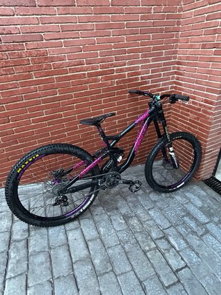 Commencal V3 Supreme Park Edition