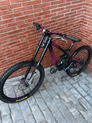 Commencal V3 Supreme Park Edition