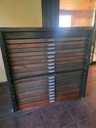 Armario de planos antiguo madera y metal
