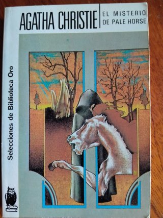 Libros de bolsillo de Ágatha Christie.