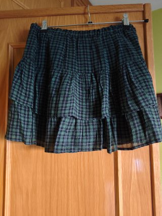 Minifalda de cuadros con volantes
