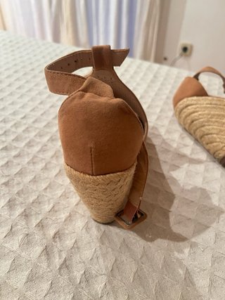 Sandalias cuña marrón Talla 36