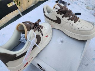 Nike Air Force 1 Blancas y Marrones