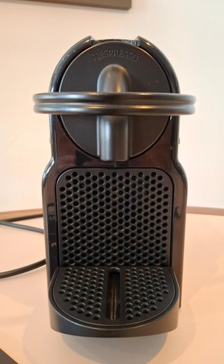Cafetera Nespresso DeLonghi Inissia Negra