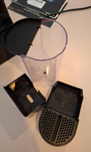 Cafetera Nespresso DeLonghi Inissia Negra